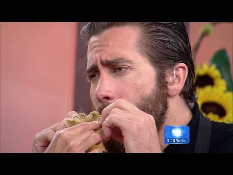 Southpaw hunk Jake Gyllenhaal cooking 😋 Cocina de Karla