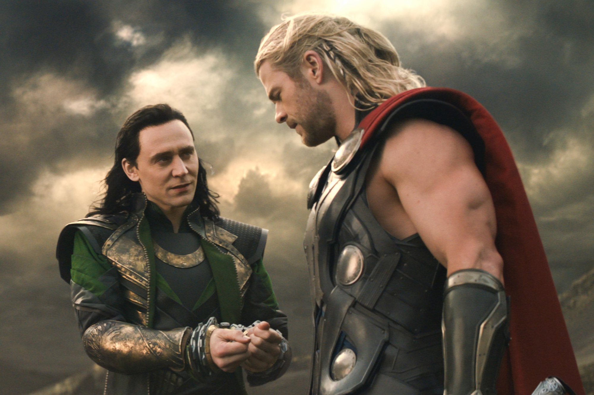 Tom Hiddleston's Loki and Chris Hemsworth's Thor in Thor: The Dark World