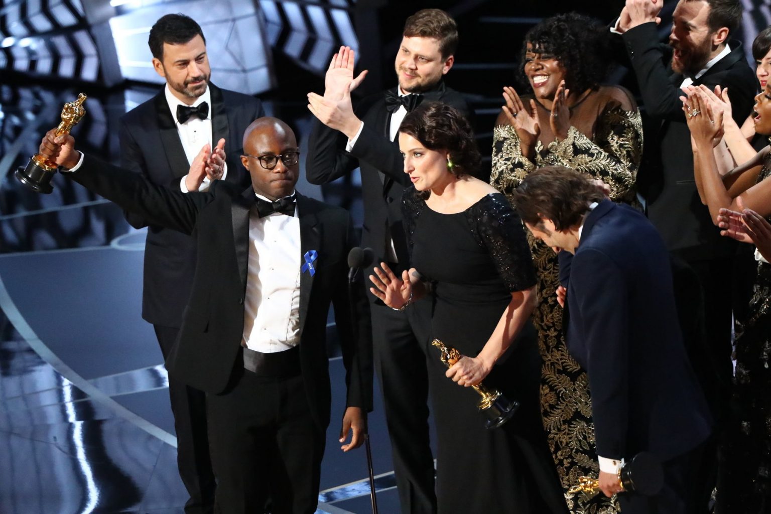 10 Reasons Why The Oscars Suck (& Need To Go Away)