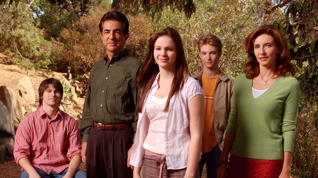 Joan Of Arcadia In 2003, Joan of Arcadia made its debut on CBS. The series followed the story of a teenage girl who used to have conversations with God. But the lack of teen audiences affected the show and it eventually got canceled in 2005. We assume if it would have found its audiences, Jean of Arcadia could have been a big hit on Netflix.