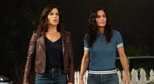 Neve Campbell and Courtney Cox