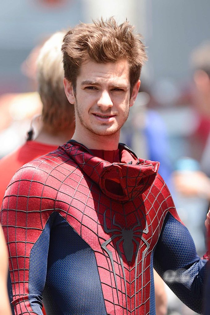 Andrew Garfield ij his Spiderman Superhero Costume