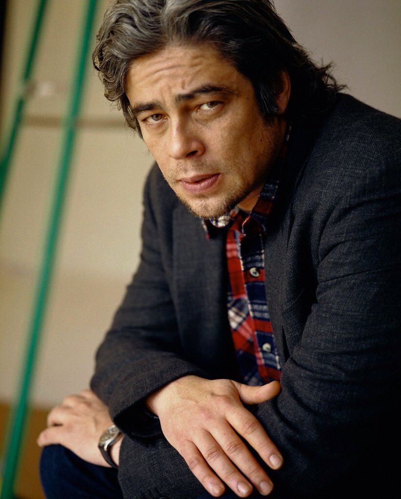 Example of actors quit movies due to salary disputes: Benicio Del Toro.