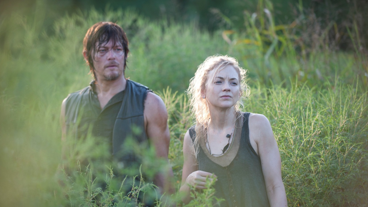 Daryl and Beth in Still in Walking Dead