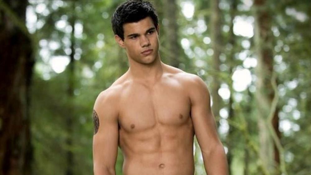 One of the popular actors who could've had better careers: Taylor Lautner.