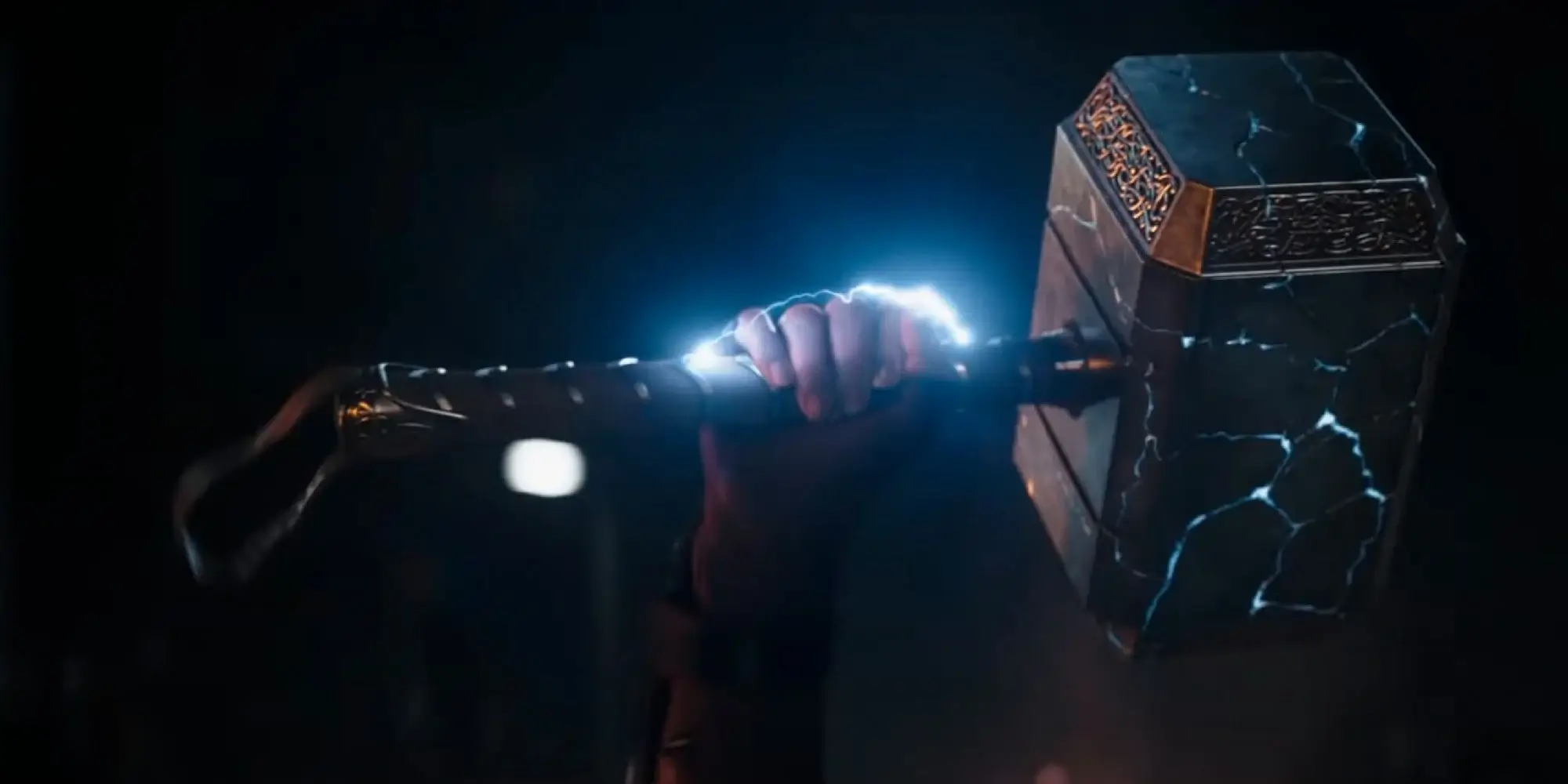 Thor-Love-and-Thunder-Trailer-Mjolnir-Reforged-Jane-Foster