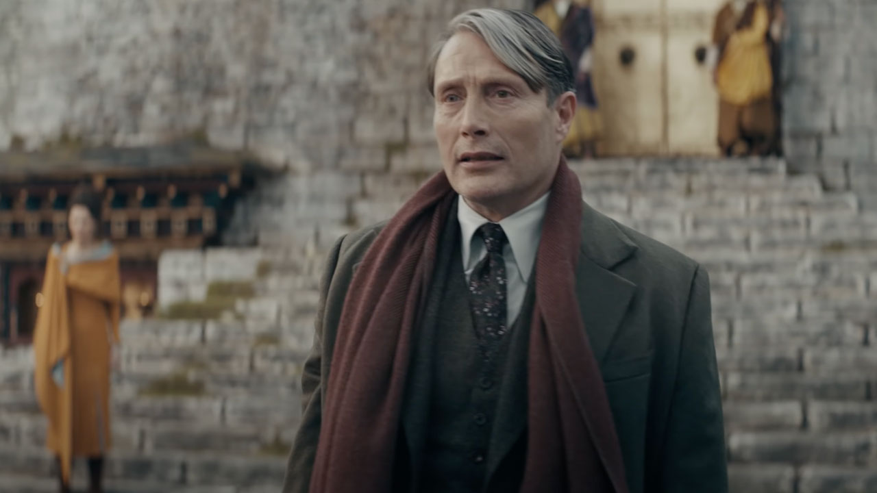 Mads Mikkelsen as Gellert Grindlewald in Fantastic Beasts: The Secrets of Dumbledore (2022).