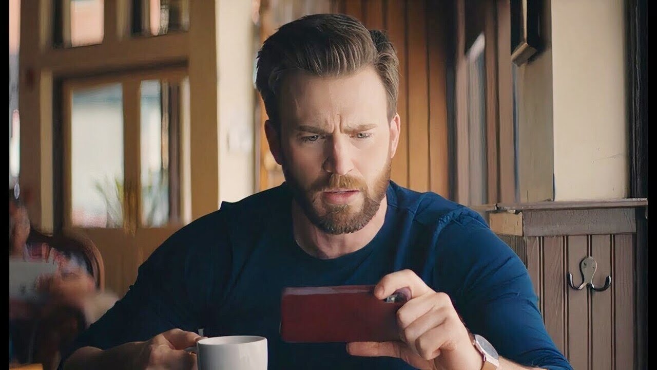 Chris Evans in a still from Free Guy (2021)
